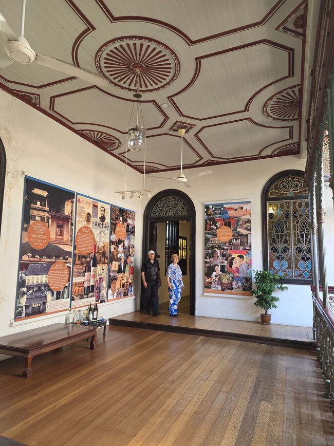 2階のこの辺りは見学ツアーで説明受けながら回る所