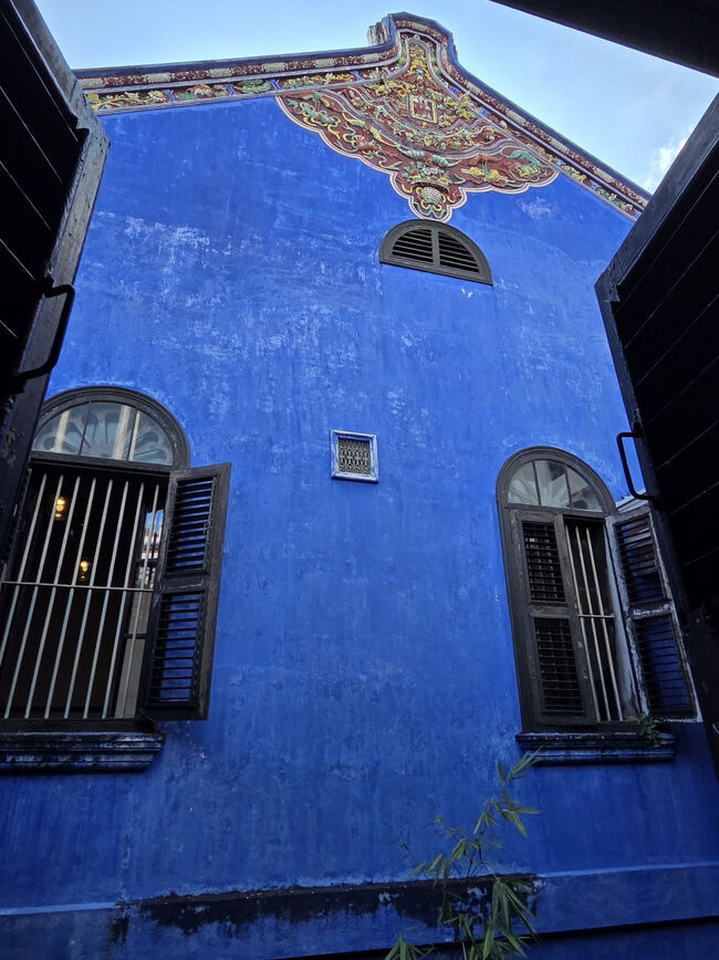 何ともダイナミックな色だけど派手に見えない。