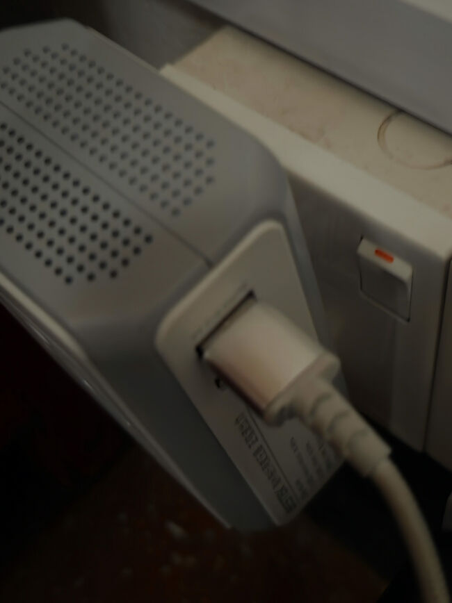 大きい変換器のコンセントだと干渉して利用しにくい。<br />バラバラの変換器だと大丈夫でした。