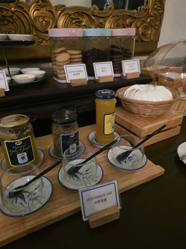 ブレッドコーナーのパンは種類が変わるみたいです。