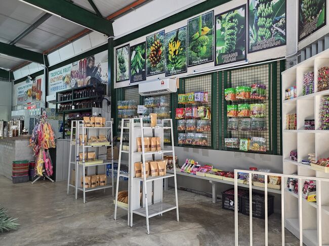 ショップで待っててと