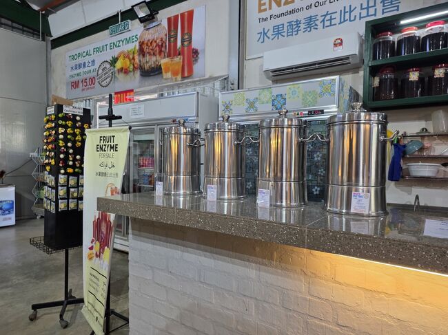 トラックで戻ってきました。