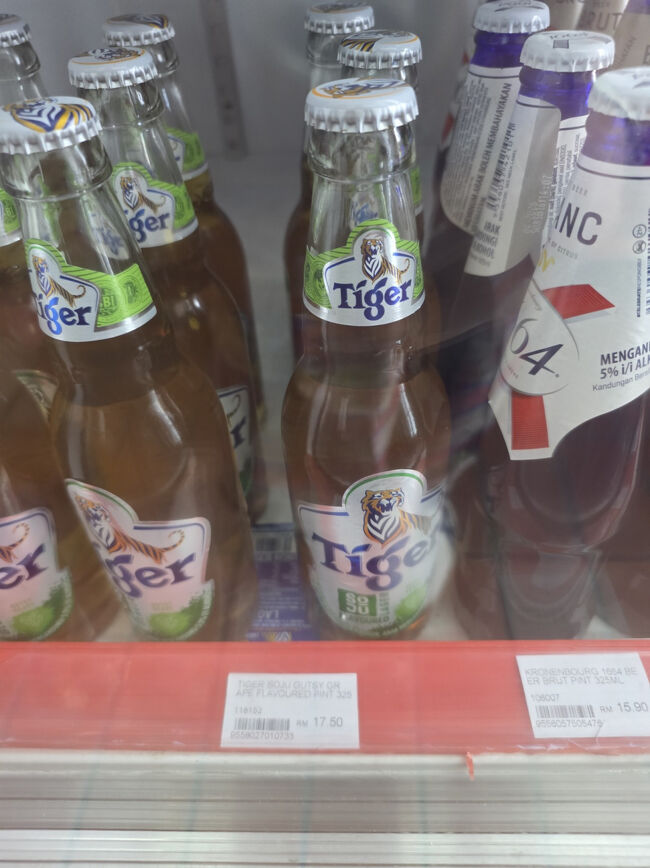 フードコートより一応安いです。