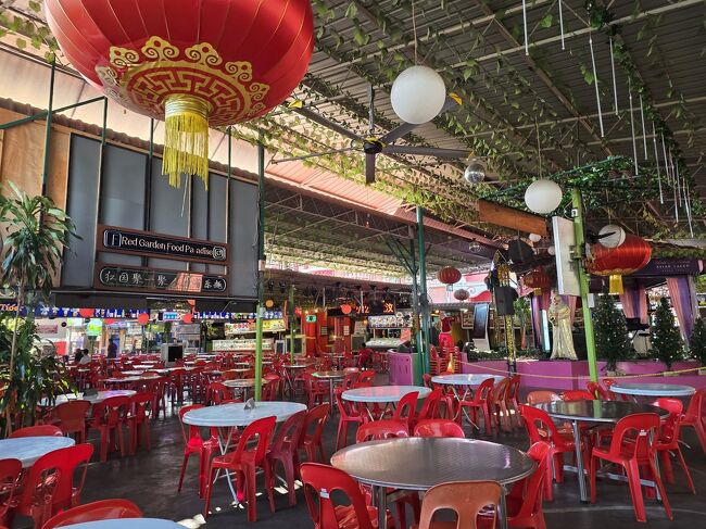 でもフードコートへ行きたいと主人