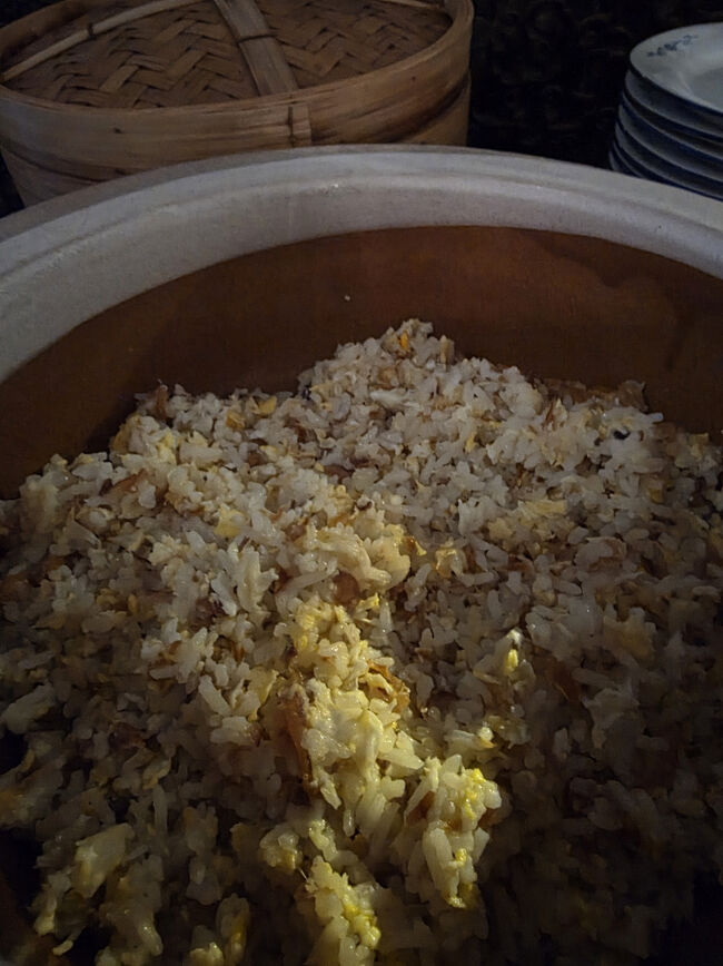 このベーコン？と卵の入った炒飯美味しいです。