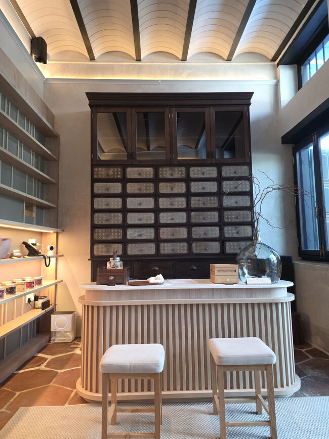 たっぷり、しっかりマッサージしていただきました。<br />華奢な女性の施術師さんだったので最初は不安でしたが、<br />要望に答えてくれて私の固い体と、戦って下さいました(笑)<br />90分ホテル宿泊10%割引適用でRM347.43　<br />早くに受けてれば毎日来たのに