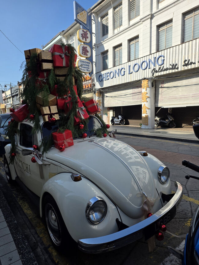 歩いていない道通ってホテルへ