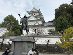 そうそう、この騎馬像のお方が大垣藩初代藩主「戸田氏鉄(うじかね)公」

11代も続いたそうです、あっぱれですね。


