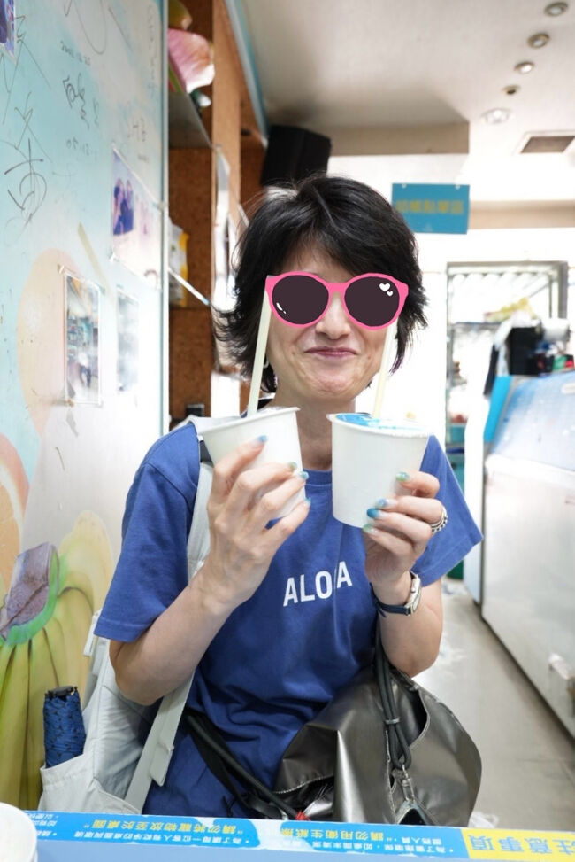 アボカドジュース1個頼んだら<br />2人だからと２つに分けてくれる優しさ～<br />