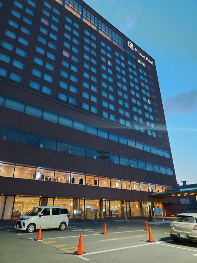 空港行きのバスは18時なので、ホテルのラウンジで少しお休み。