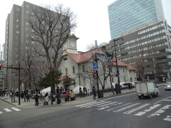 車窓から時計台を見学。
以上で札幌観光を終わります。