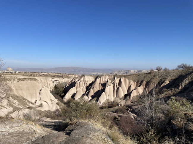 ～～　トルコ Day-1　～～～～<br /><br />イスタンブールからカイセリへ飛び、<br />早速にカッパドキア観光　…ゼミパノラマの洞窟住居へ<br />
