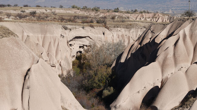 ズームで洞窟住居を拡大<br />