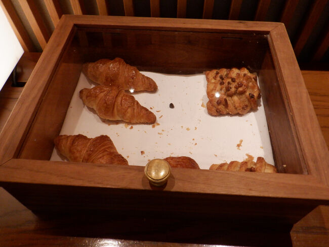 パンはここにある分が終わったらもう出てきませんでした。<br />ナッツのパンがすごく美味しかった！