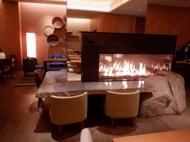 エグゼグティブラウンジ<br />イブニングカクテル　18：00～20：00<br /><br />6歳以上の子供￥5000（HPJC割引で￥4000）なかなかのお値段！