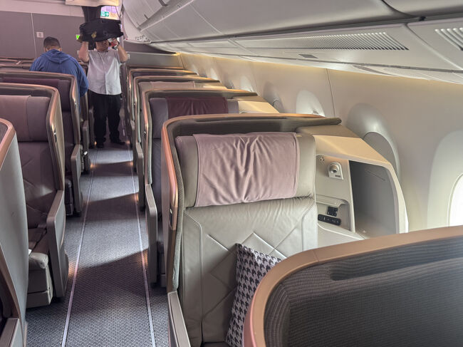 ビジネスクラスはガラガラっぽい。