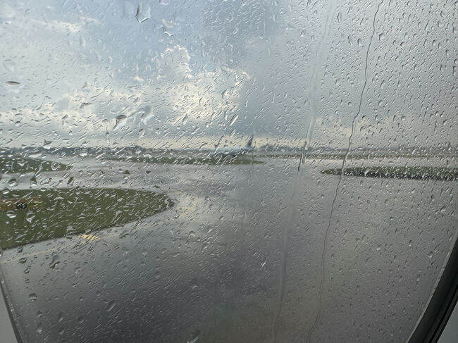 10:10　20分後、雨が上がりタクシング再開。