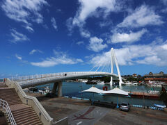 人情橋の近くまできましたが、このまま通過して先の方に向かいます。