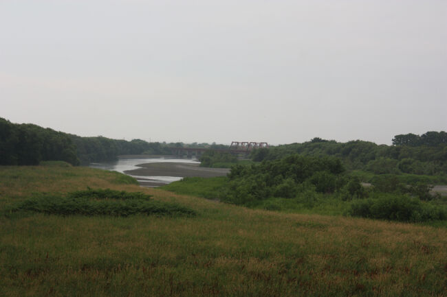 鵡川大橋。<br />鵡川橋梁です。<br />ホテルから歩いて汐見駅跡に行くことにしたのは、途中にある、この橋梁も見たかったという理由もありました。