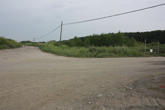 汐見駅跡。<br />写真の奥から続く道を歩いてきました。<br />その道の右側が、日高本線の線路跡です。