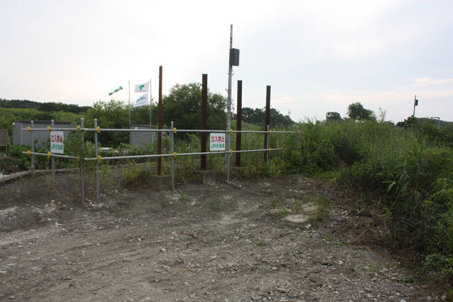 汐見駅跡。<br />待合室の前から、ホームを撮りました。