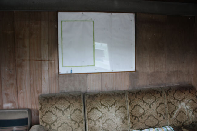 汐見駅跡。<br />掲示物は撤去されていました。