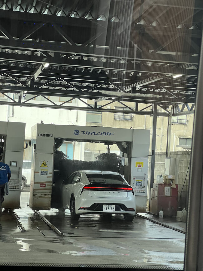 14:50<br /><br />近くでガソリン満タンにしてレンタカーを返却しました<br />あっという間に洗車機にかけられてました笑。<br /><br />［ガソリン代］<br />15.23×182=￥2,772