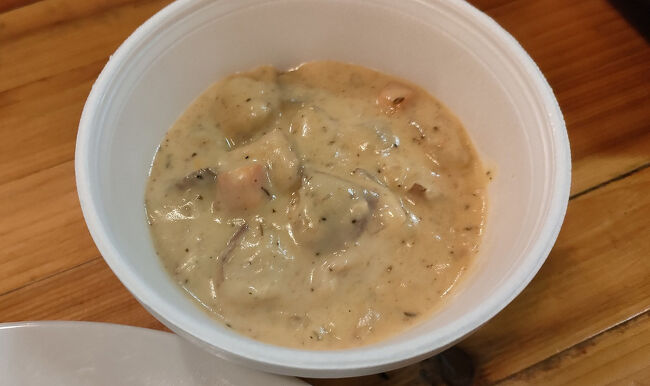 熱々のチャウダーも濃厚で美味しいです。