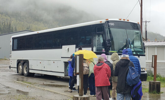 再びバスに戻り、クルーズ船まで戻るのですが、希望者は鉄道駅で降ろしてもらうことも出来ます。