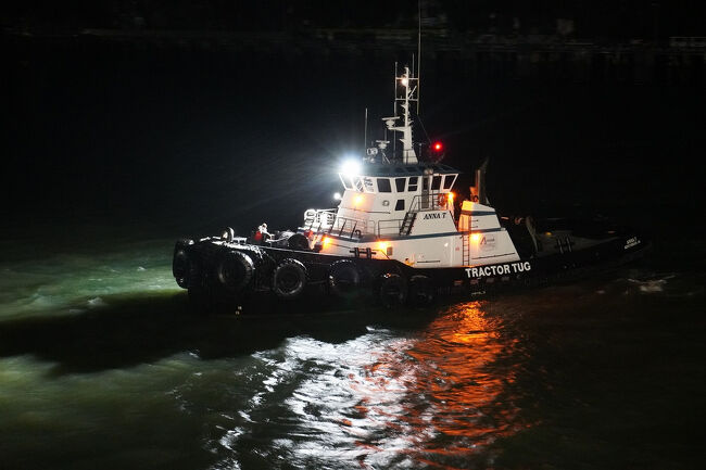 ここまで「ジュノー」と「スキャグウェイ」と2日連続の寄港地観光がありましたが、翌日は船上からの「グレイシャーベイクルージング」なので部屋でゆっくり出来そうですが天候だけが心配です。