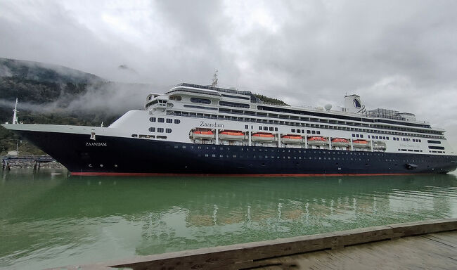 ザーンダムを1隻通過するだけで300メートルは歩かなければなりません。