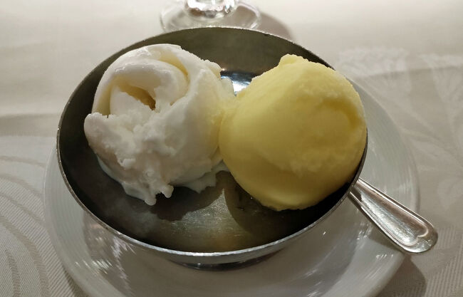 デザートは軽めにジェラートにしました。やっぱり料理はプリンセスクルーズが良いですね。もっともカジュアル船お腹の話で、ラグジュアリーな船には乗ったことはありません。