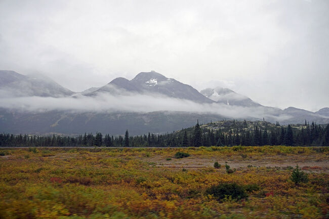 ここまでバスの車窓から眺めていた風景を逆に眺めるのですが、バスと列車では旅情も違い、新鮮な気分で眺めることが出来ます。