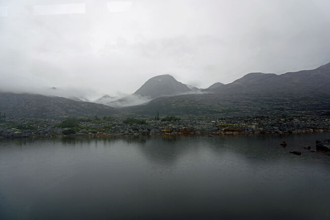季節的にも9月のアラスカは肌を刺すような寒さでもなく、列車の上でも気持ちよく感じるほどでした。