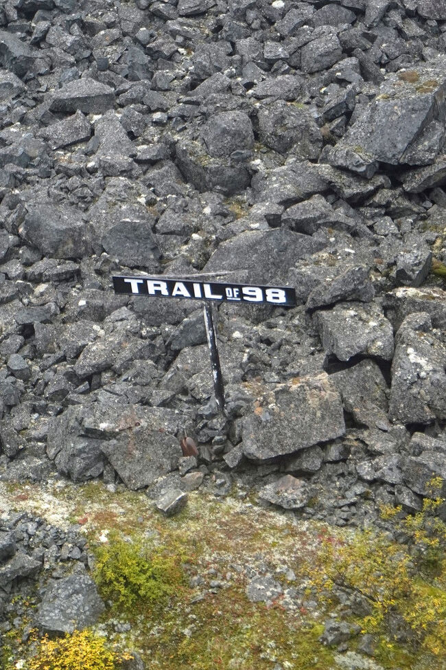 このルートはガイドを伴って現在も歩くことが出来るようです。