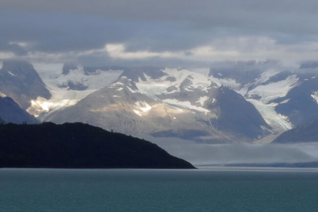 いつ雲に覆われるか分からないので慌ててシャッターを切り続けます。