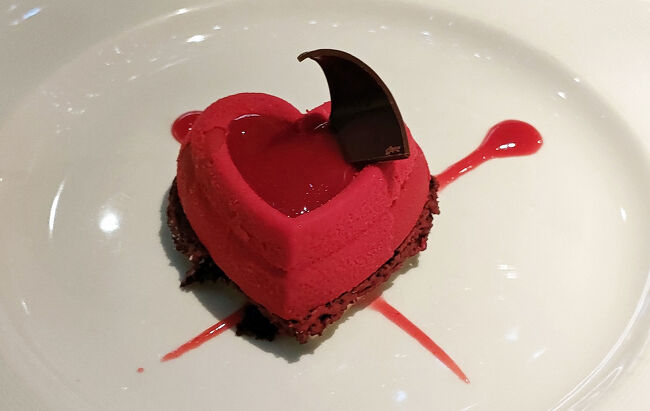 ご一緒した奥さんのケーキがおいしそうだったので写真だけ撮らせていただきました。