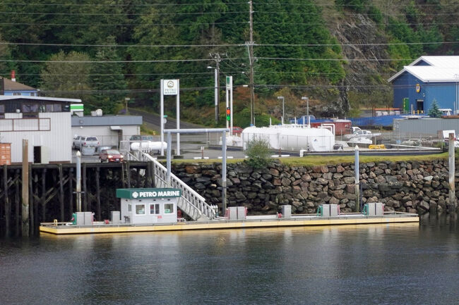 水上飛行機用の「ガソリンスタンド/Petro Marine Services」も日本では見ることも無いので不思議な感じがします。