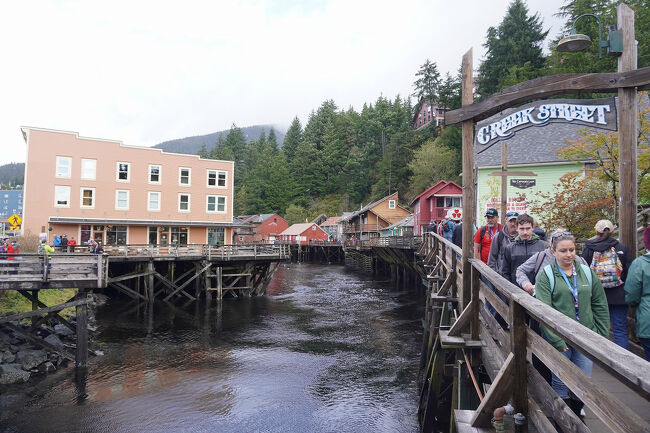 ここまで来て同じツアーのご夫婦とばったり出会いました。HISのツアーはすでに解散して自由時間になったようです。