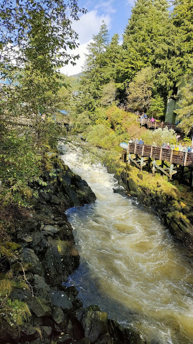 クリーク・ストリートは1903年から1954年頃までケチカンの赤線地区として悪名高く、そのいくつかの観光名所はこの過去を記念しています。