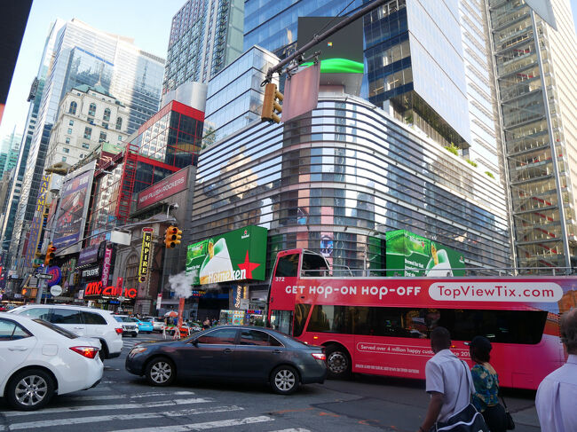 19時にホテル出発。<br />日にちで言うと今日の朝家を出て今日の午前中にニューヨークに到着してそのまま観光していると言う状態。<br />さすがに疲れてちょっとお昼寝したけどまだまだ今日が終われない。<br /><br />この旅行記は↓<br />https://4travel.jp/travelogue/12020014<br />の続き。