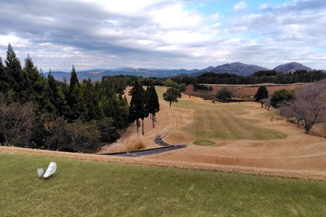 本日は、OUTコースからのスタート。<br />やや肌寒く。。