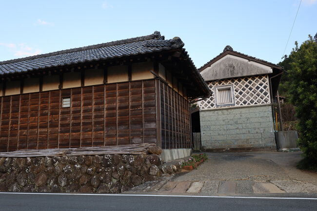 ナマコ壁の蔵も、ひっそり健在。。