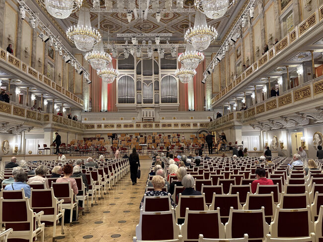 休憩時間中に1階から写真を撮りました。