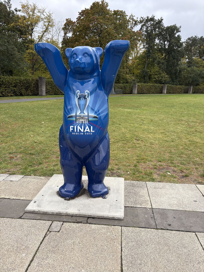 2015年のUEFAチャンピオンズリーグ決勝の記念の熊です。バロセロナとユベントスが戦い、バロセロナ3-1が勝ったそうです。