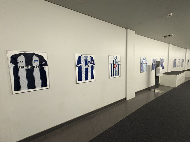 出場した選手のユニフォームです。