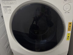 羽田空港第3ターミナル着後、海外旅行後の定宿になりつつある、羽田空港ヴィラフォンテーヌ・グランドにチェックイン。
ランドリーにお洗濯物を投入して、、
