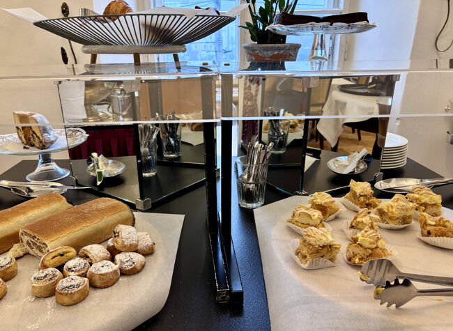 ホテルの朝食。<br />オーストリアは、お菓子が美味しい。