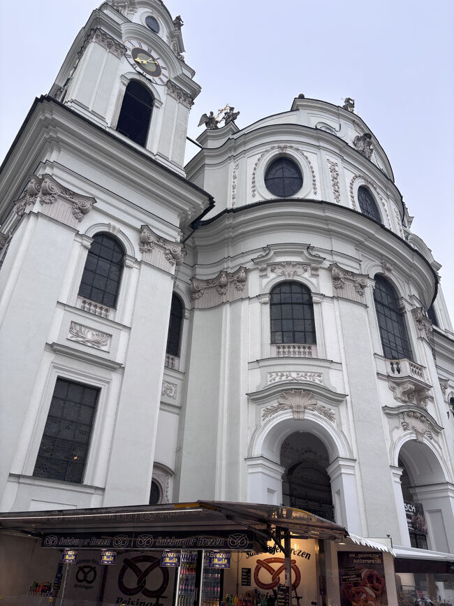 大聖堂。<br />初期バロック様式とロマネスク様式が混在した壮麗な建築物。<br />何度も火事にあって消失、再建を繰り返したとか。