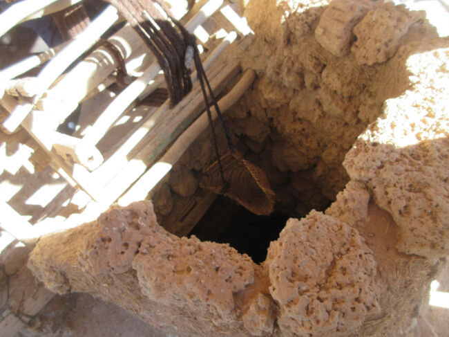 井戸を作るための竪穴を掘るところが残されていました。地下の水路をつなげて灌漑システムを作ります。雨が降らないし、ダムも作れないから大変ですね。